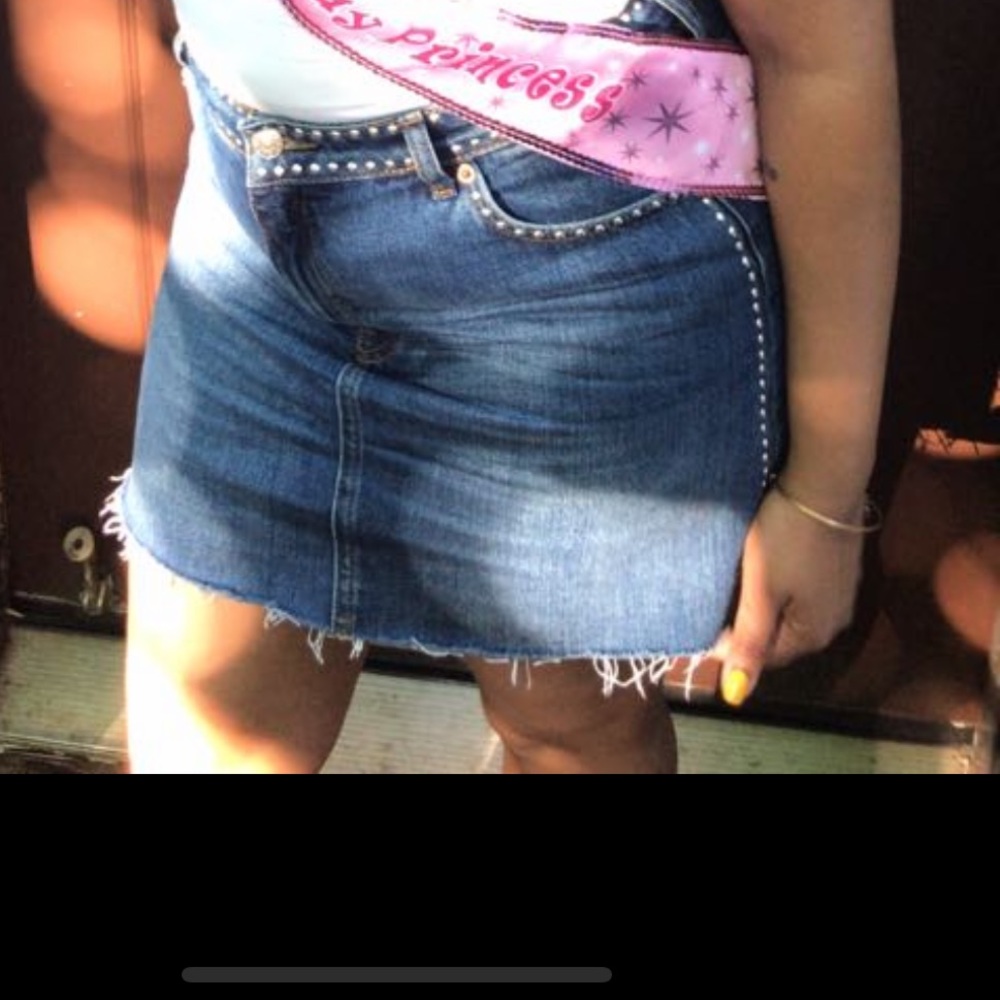 EUC worn once Topshop denim skirt stud embellished size 8 - Picture 3 of 3